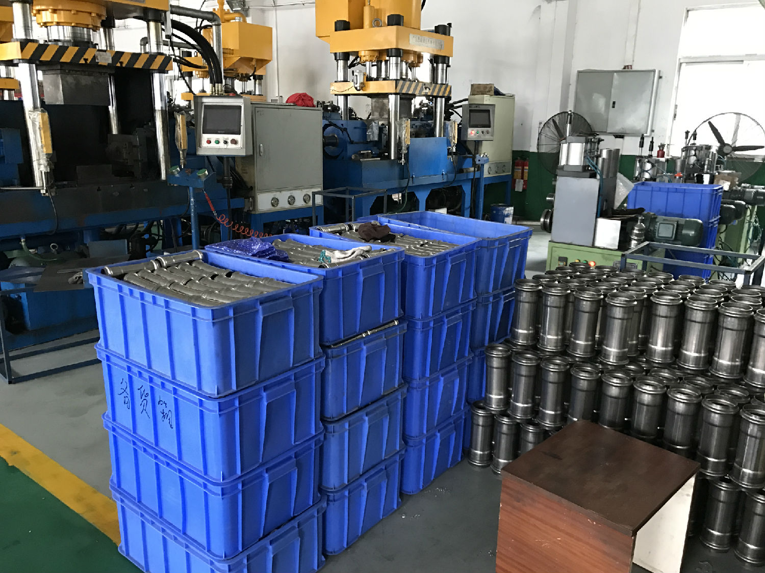 广东荣耀体育app官网-荣耀体育(中国)
管业品牌双卡压式管件生产车间1