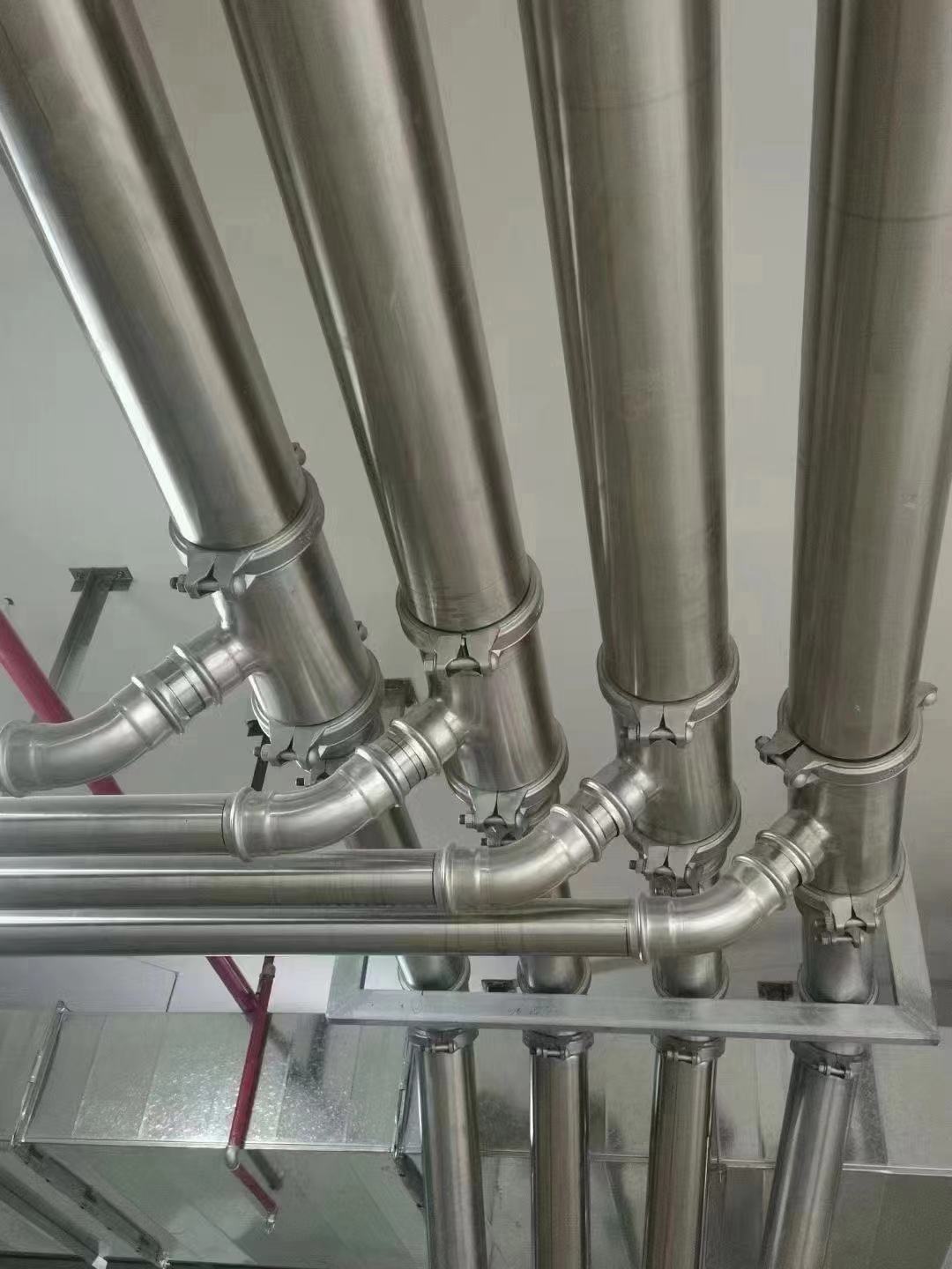 荣耀体育app官网-荣耀体育(中国)水管安装现场.jpg