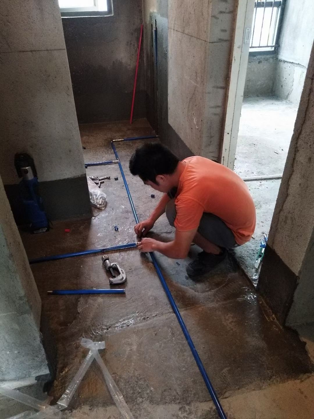 荣耀体育app官网-荣耀体育(中国)
牌覆塑不锈钢热水管安装现场.jpg 荣耀体育app官网-荣耀体育(中国)
牌覆塑不锈钢热水管安装现场.jpg