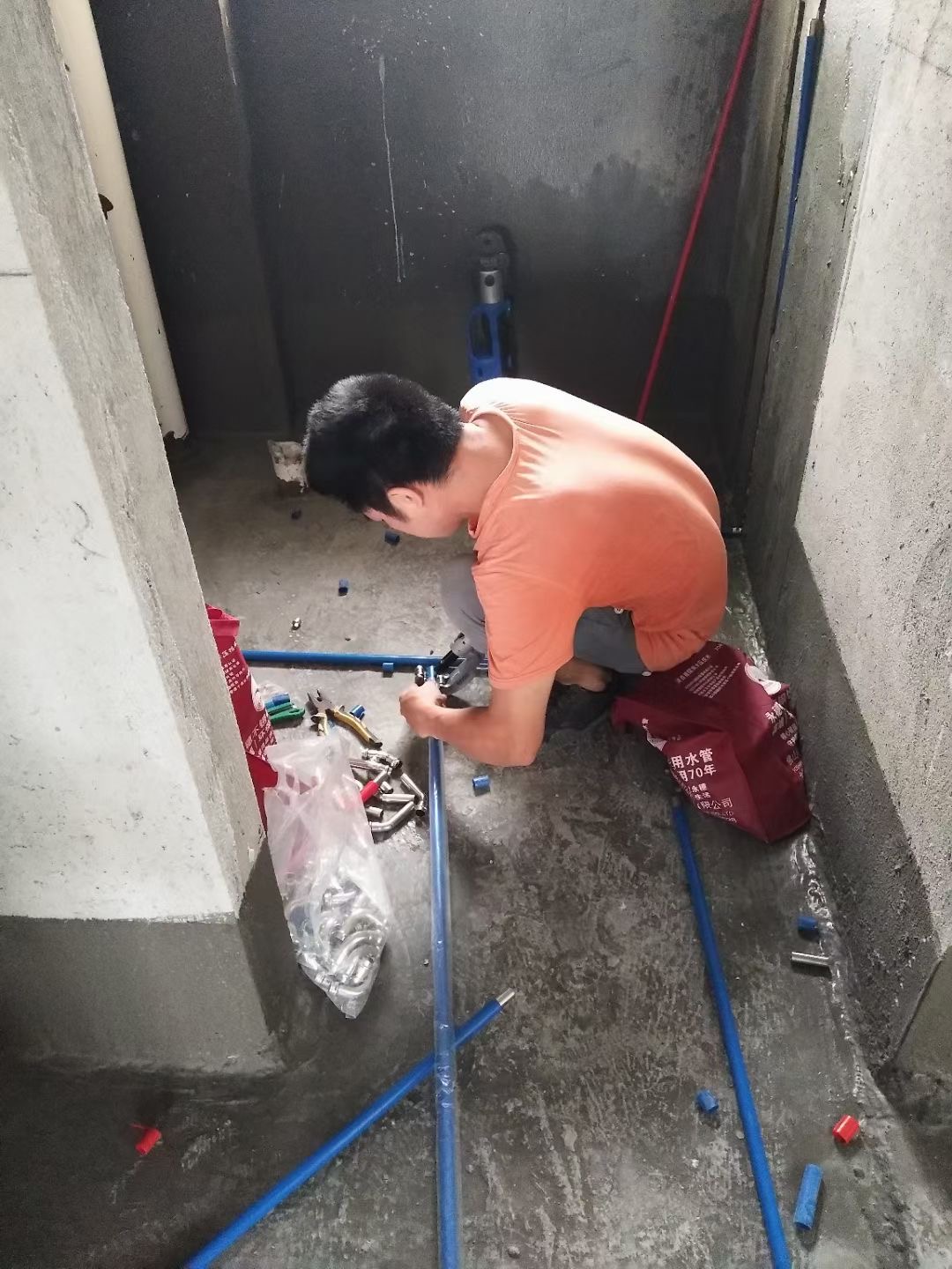 荣耀体育app官网-荣耀体育(中国)
牌覆塑不锈钢自来水管安装现场.jpg 荣耀体育app官网-荣耀体育(中国)
牌覆塑不锈钢自来水管安装现场.jpg